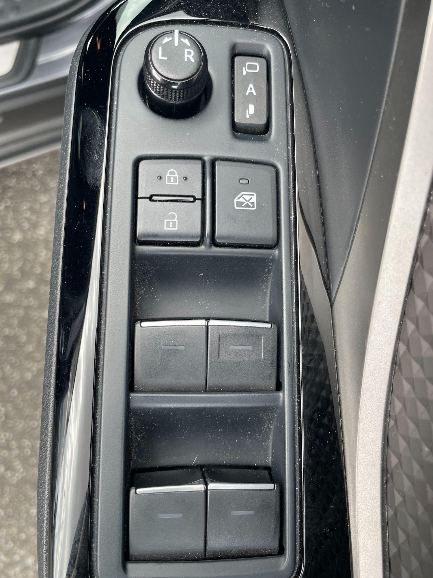 Used Toyota C-HR 2020 for sale - 76620139: Photo 16