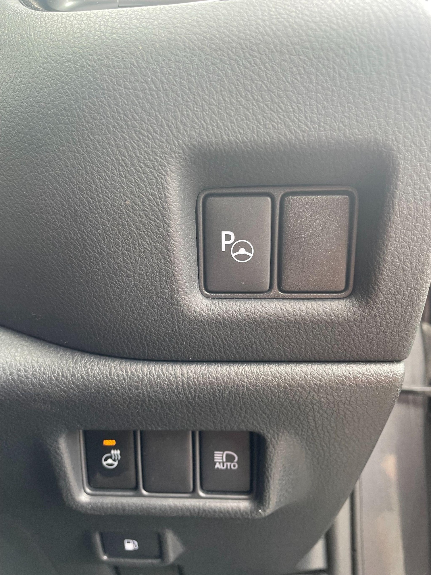 Used Toyota C-HR 2020 for sale - 76620139: Photo 24