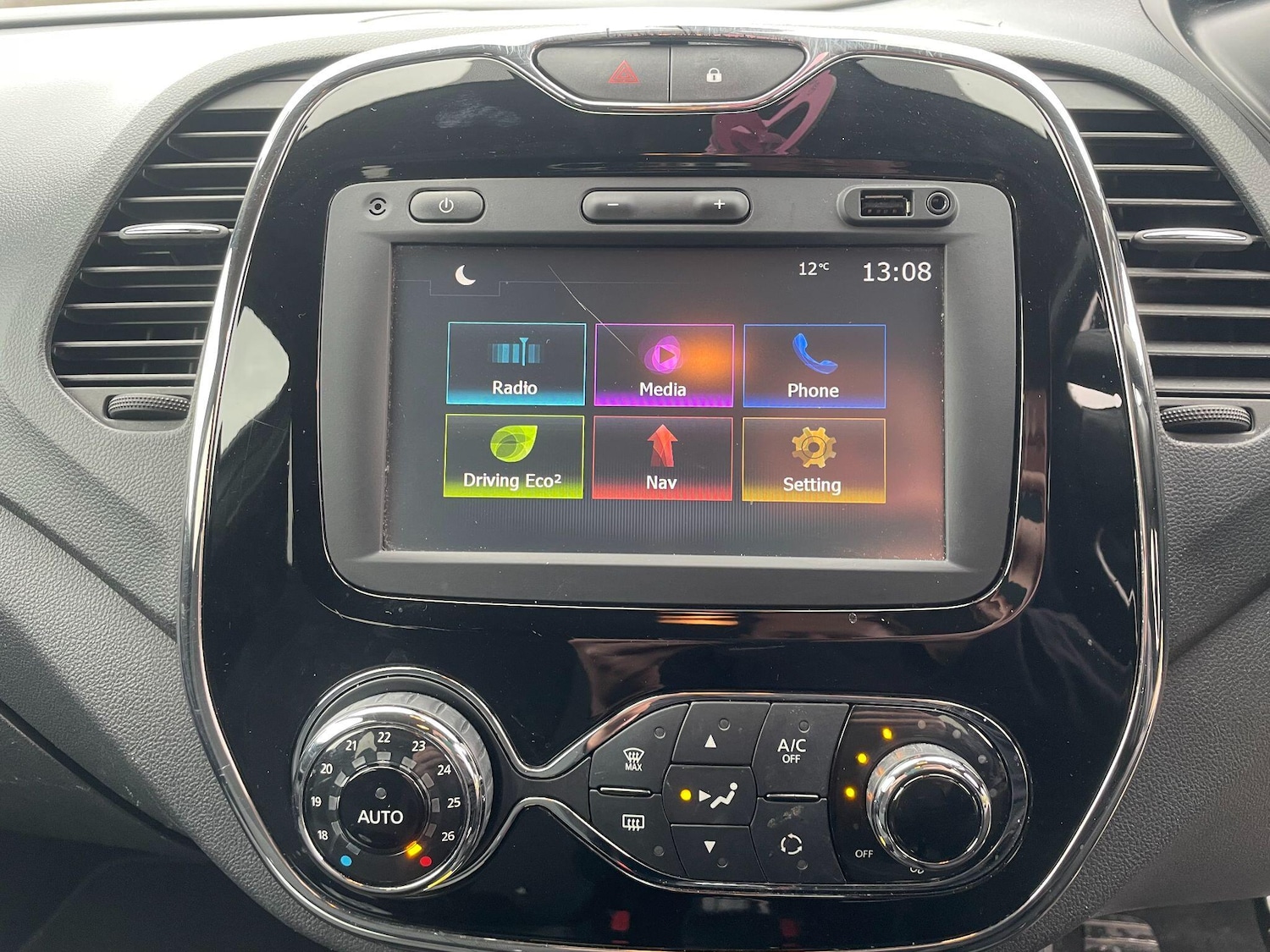 Used Renault Captur 2016 for sale - 76283182: Photo 19