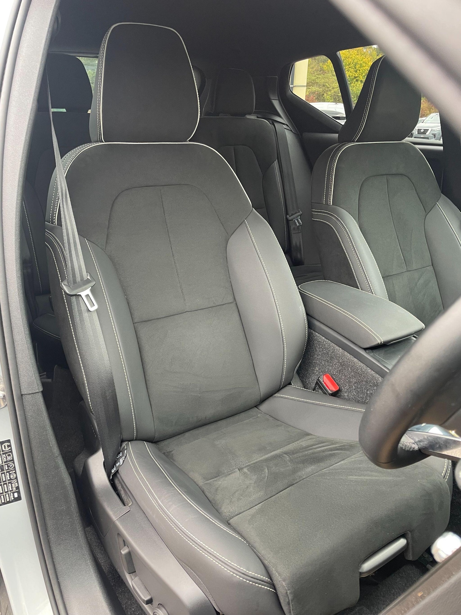 Used Volvo XC40 2024 for sale - 76295731: Photo 11