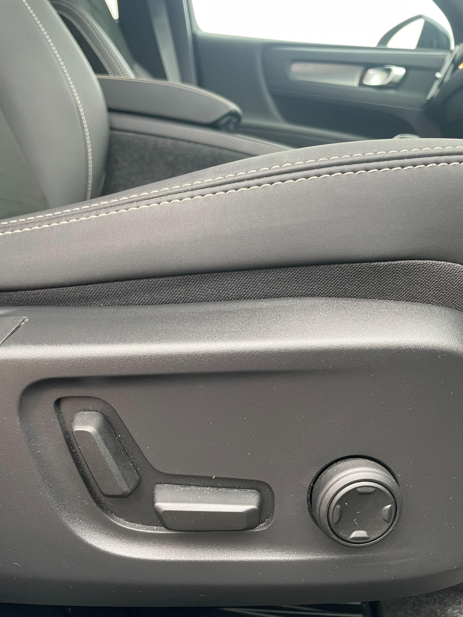 Used Volvo XC40 2024 for sale - 76295731: Photo 22