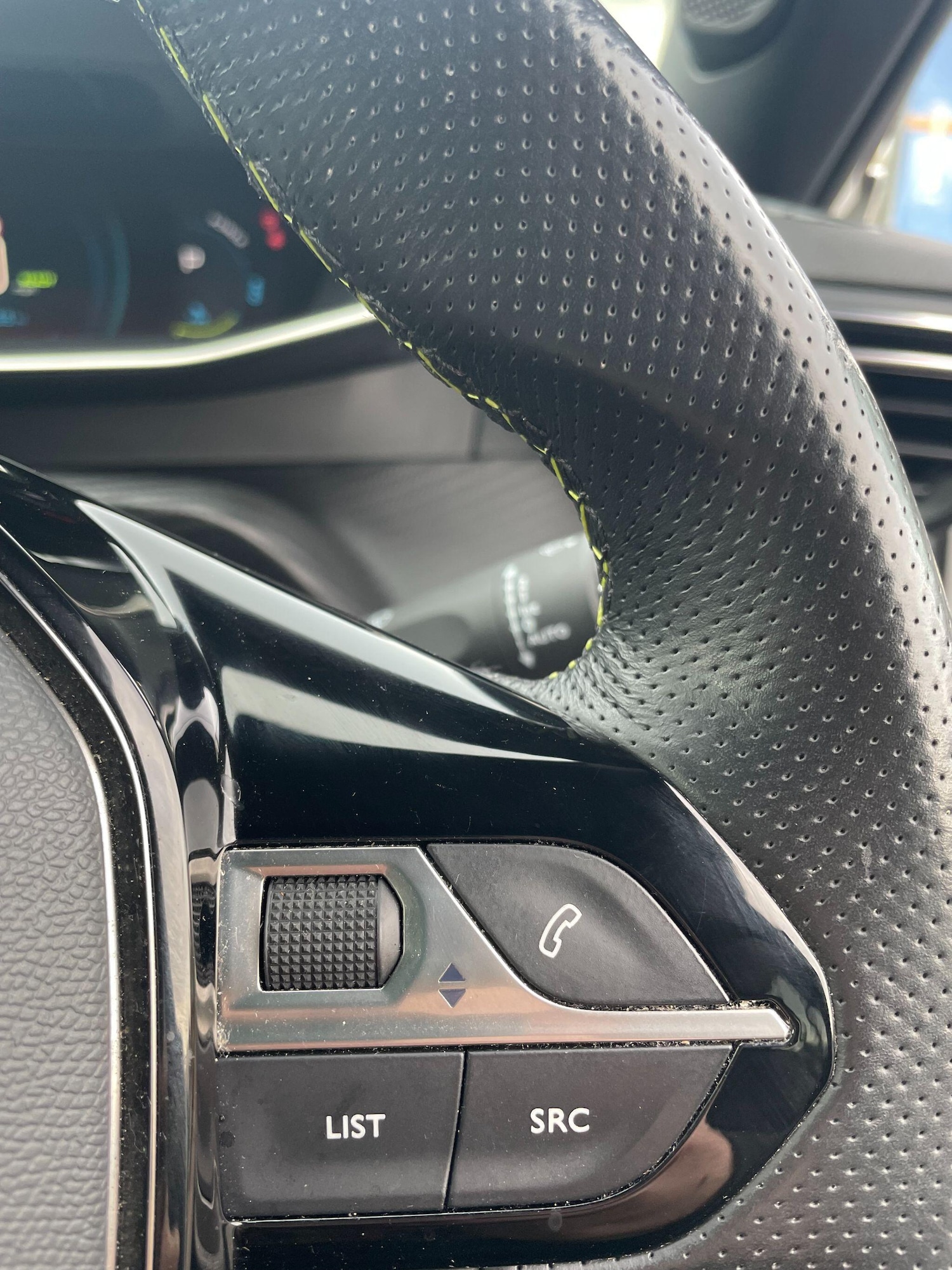 Used Peugeot 2008 2021 for sale - 76549737: Photo 18