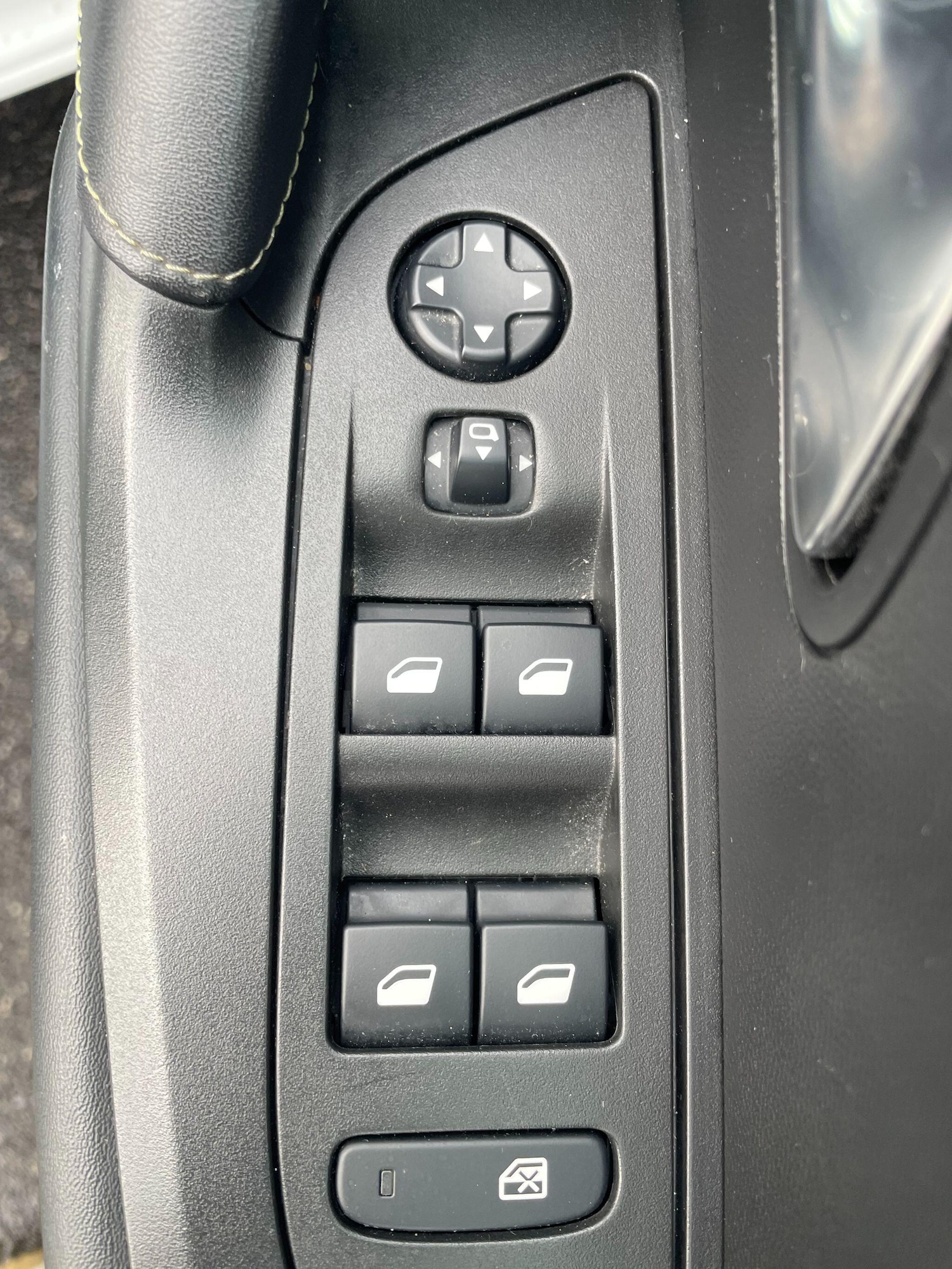 Used Peugeot 2008 2021 for sale - 76549737: Photo 23