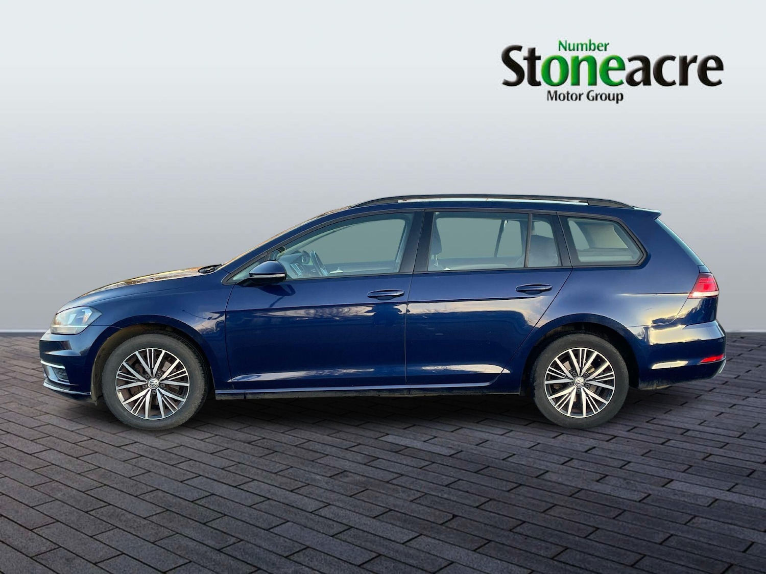 Used Volkswagen Golf 2017 for sale - 77040383: Photo 4