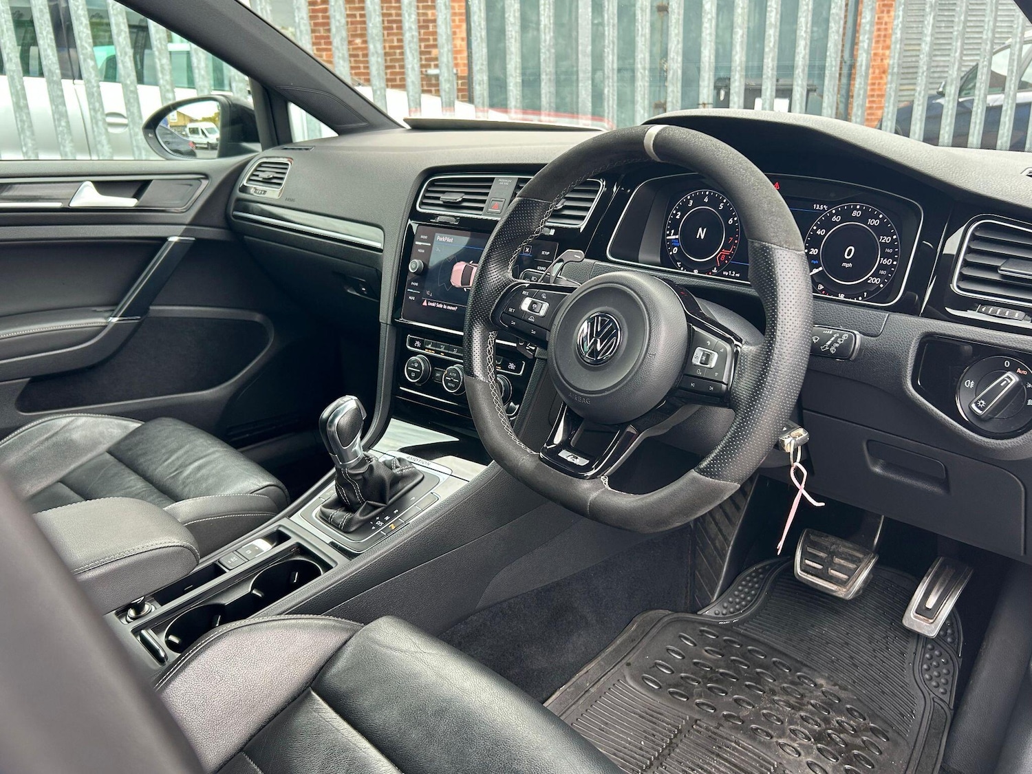 Used Volkswagen Golf 2014 for sale - 76136689: Photo 7