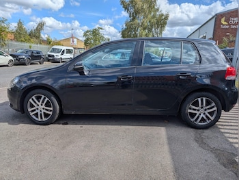 Used Volkswagen Golf 2010 for sale - 76137020: Photo