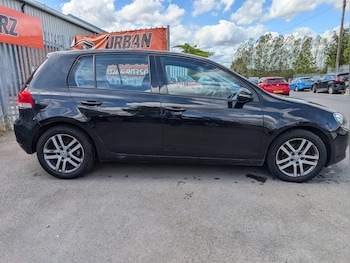 Used Volkswagen Golf 2010 for sale - 76137020: Photo