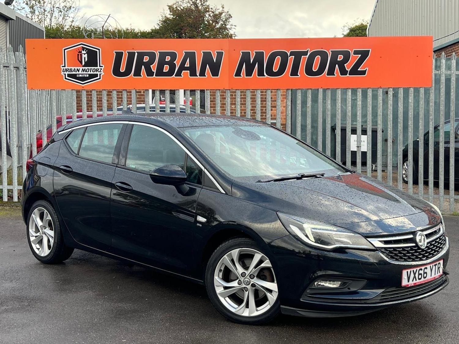 Used Vauxhall Astra 2016 for sale - 76423393: Photo 1