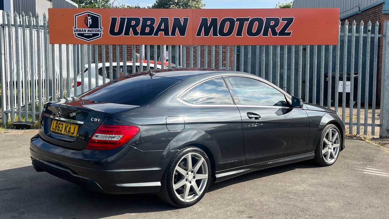 Used Mercedes-Benz C Class 2013 for sale - 76136279: Photo 5