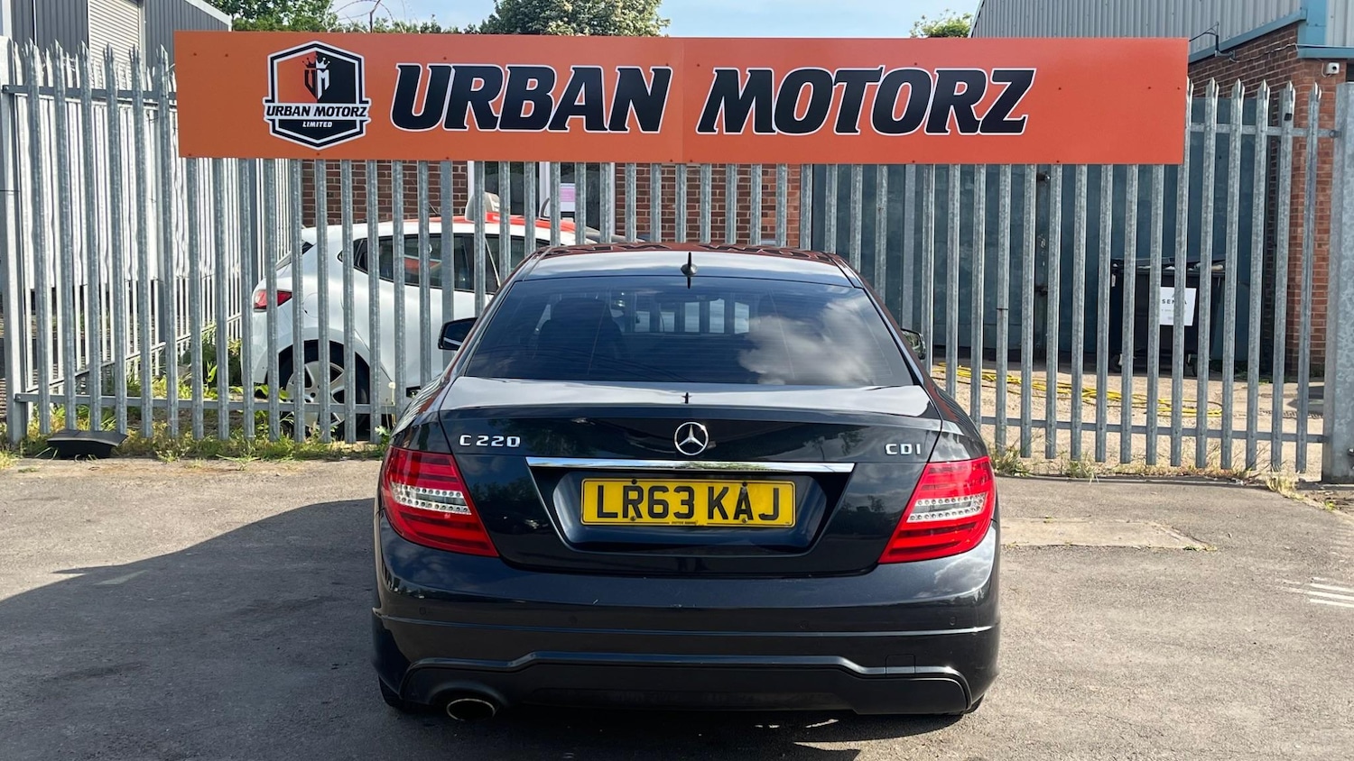 Used Mercedes-Benz C Class 2013 for sale - 76136279: Photo 6