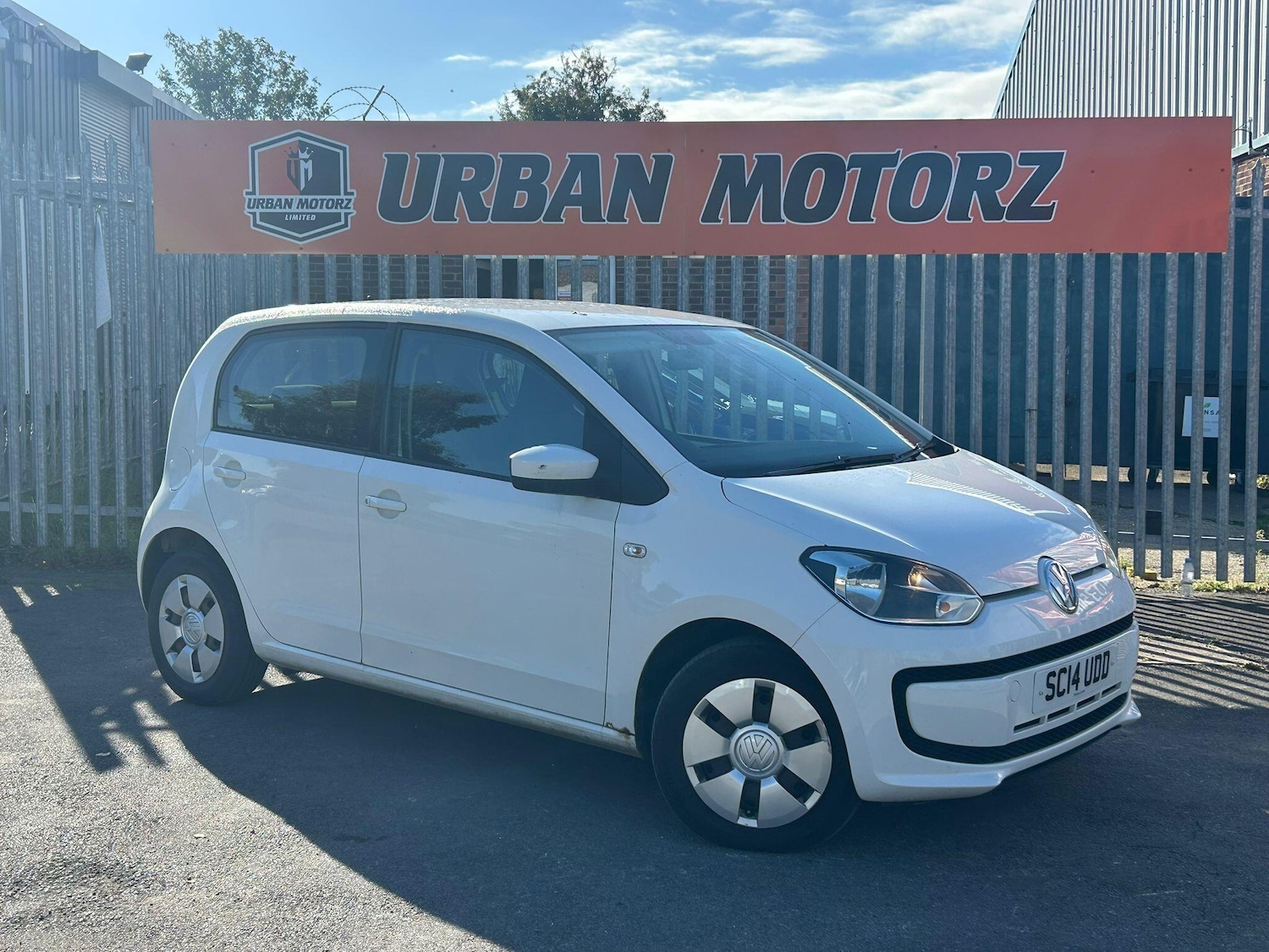 Used Volkswagen up! 2014 for sale - 76136428: Photo 1