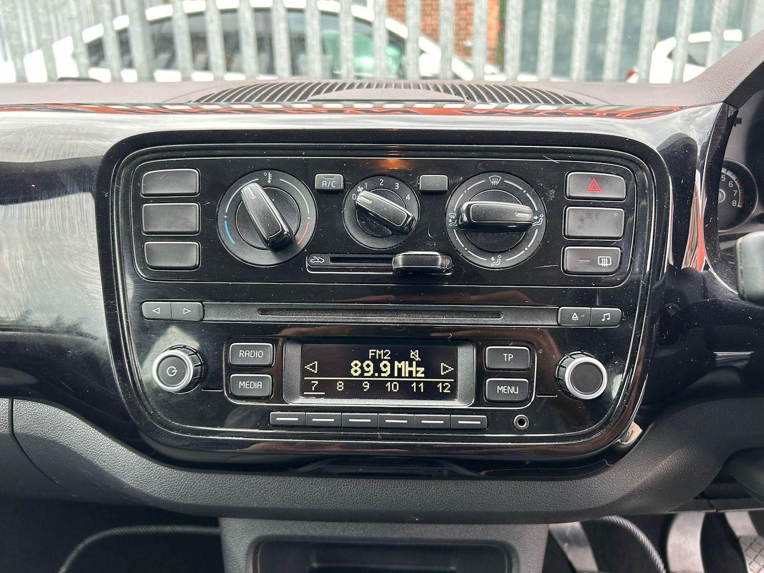 Used Volkswagen up! 2014 for sale - 76136428: Photo 12