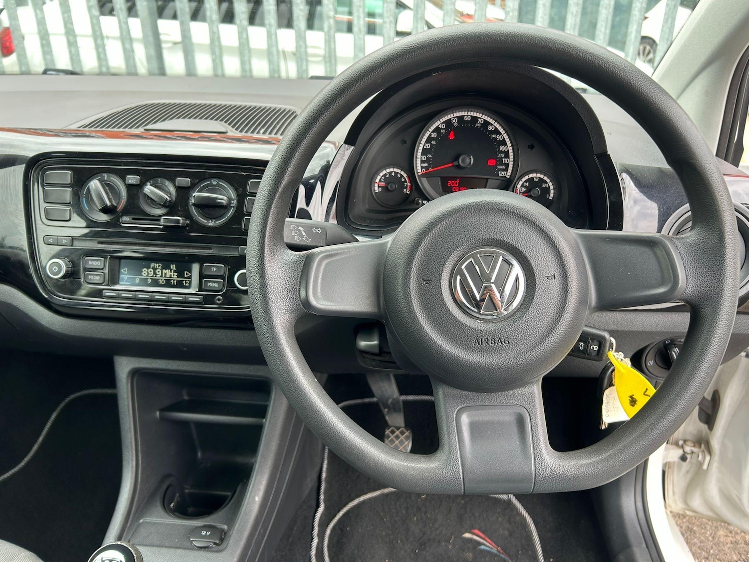 Used Volkswagen up! 2014 for sale - 76136428: Photo 14