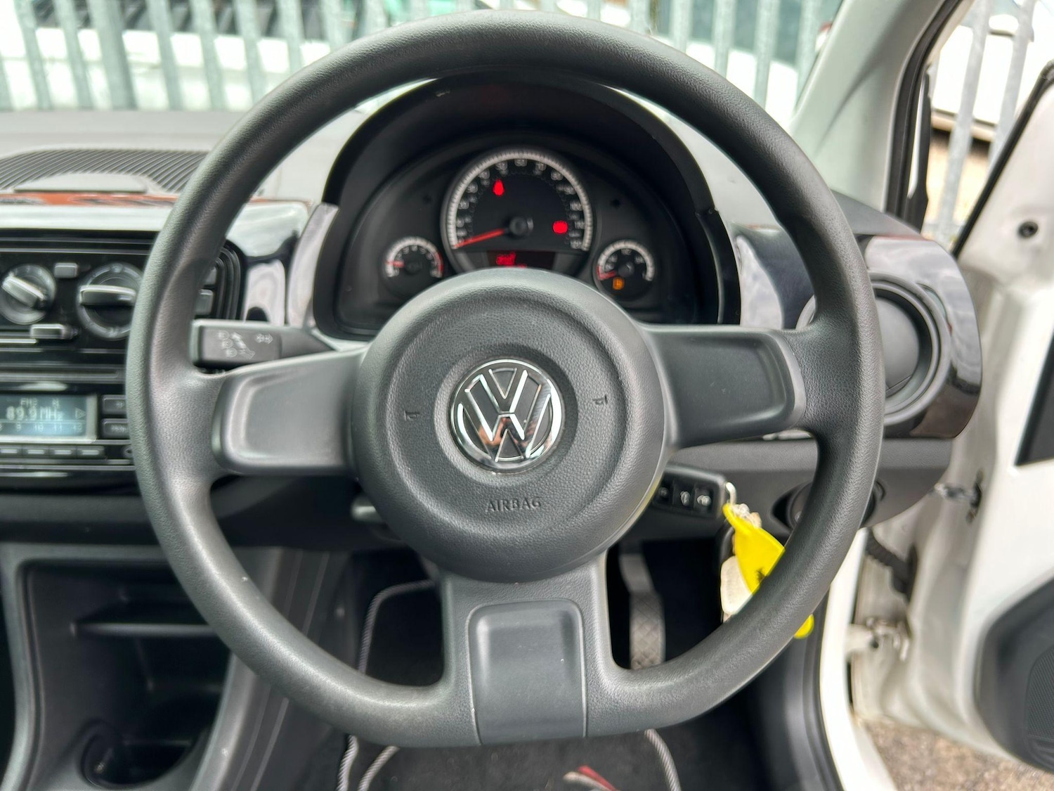 Used Volkswagen up! 2014 for sale - 76136428: Photo 15