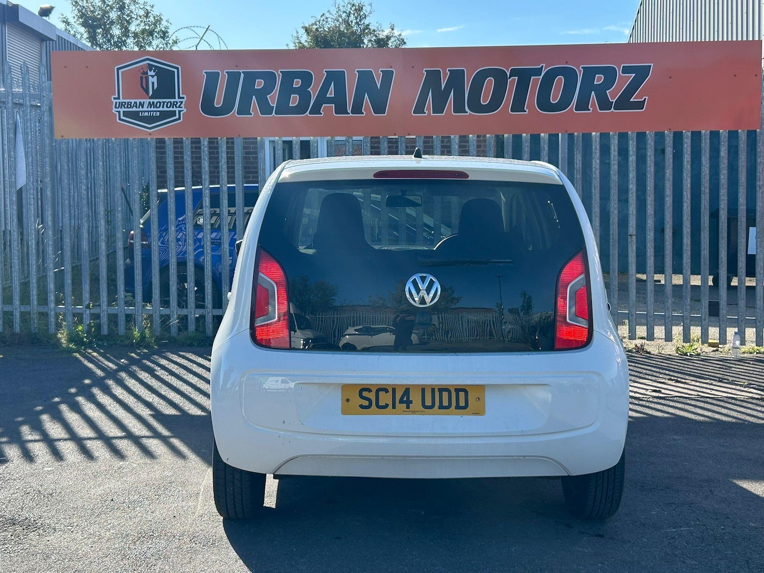 Used Volkswagen up! 2014 for sale - 76136428: Photo 4