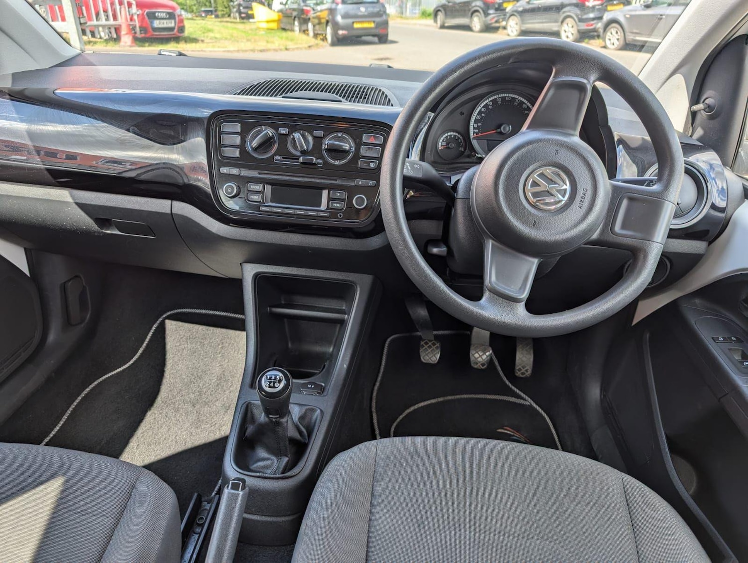 Used Volkswagen up! 2014 for sale - 76136428: Photo 5