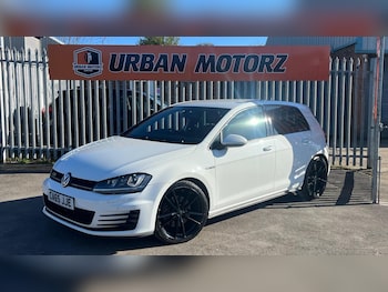 Used Volkswagen Golf 2015 for sale - 76138432: Photo
