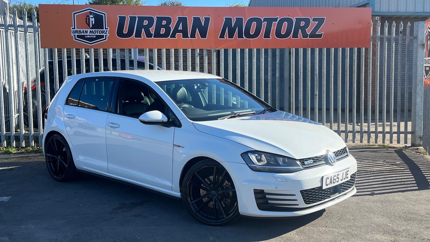 Used Volkswagen Golf 2015 for sale - 76138432: Photo 2