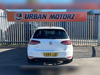 Used Volkswagen Golf 2015 for sale - 76138432: Photo
