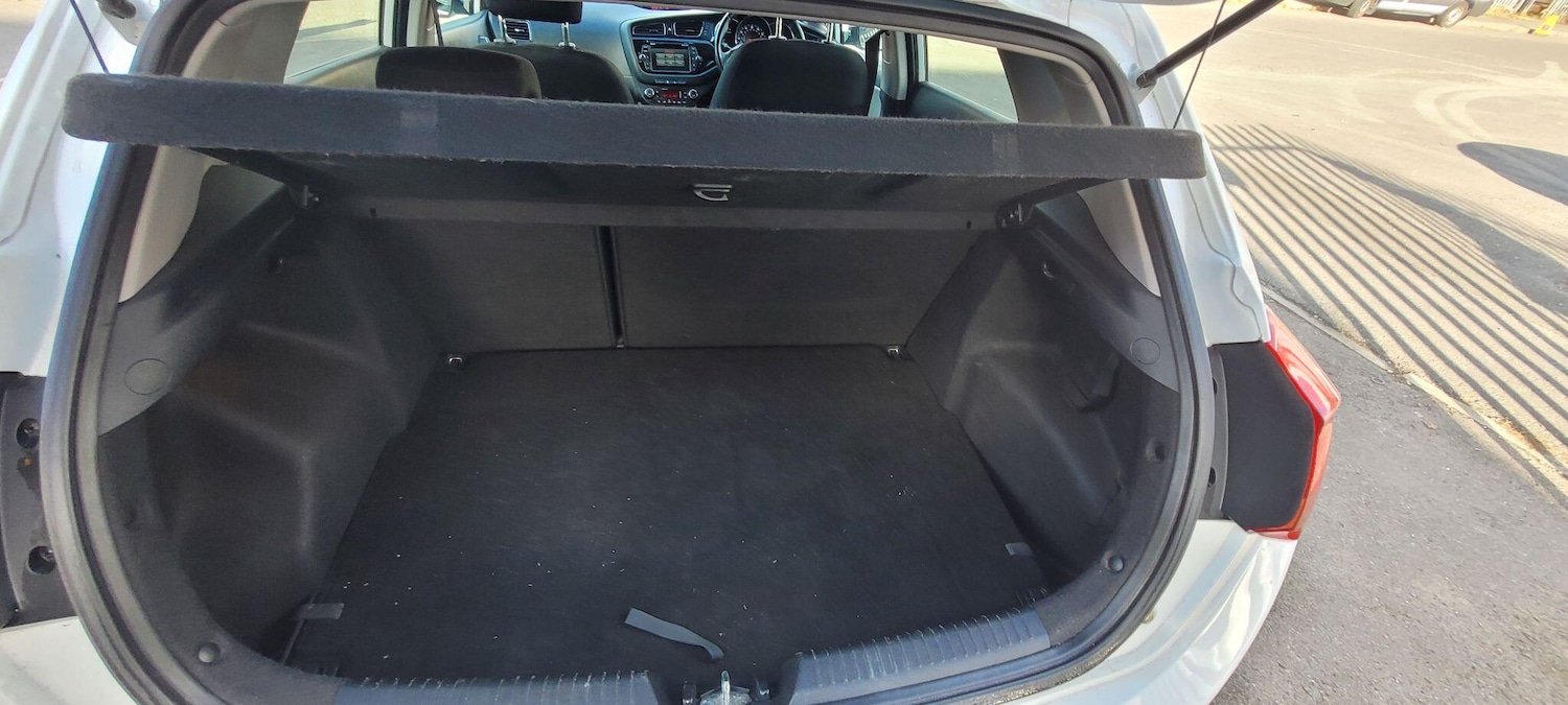 Used Kia Ceed 2014 for sale - 76398325: Photo 37