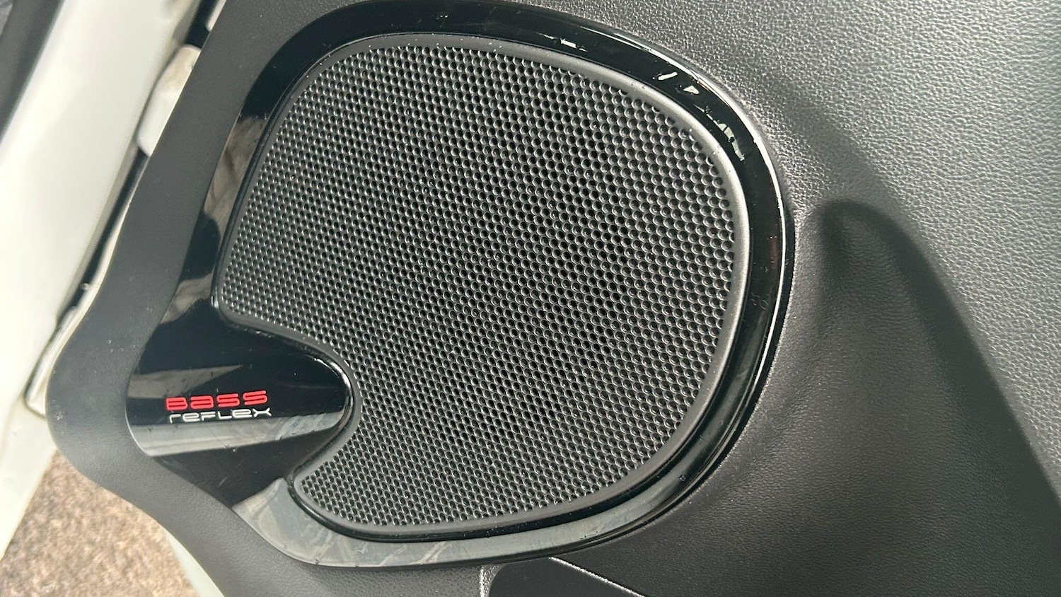 Used Renault Clio 2015 for sale - 76135893: Photo 20