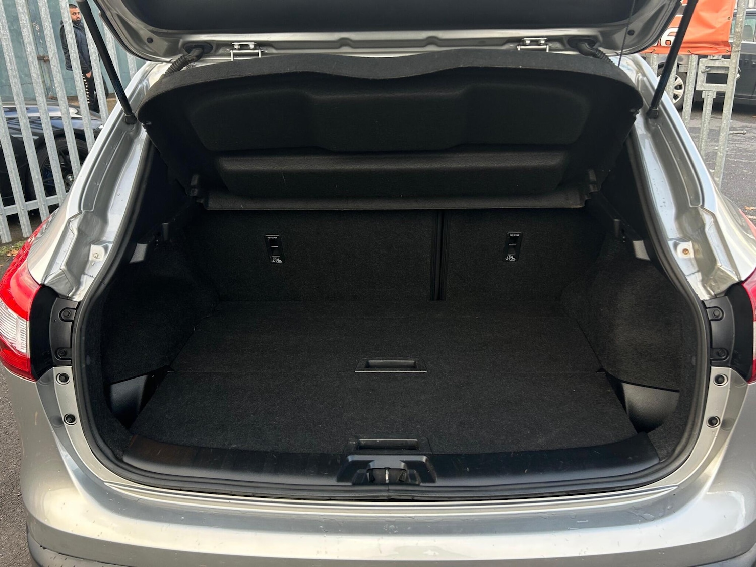 Used Nissan Qashqai 2015 for sale - 76326852: Photo 24