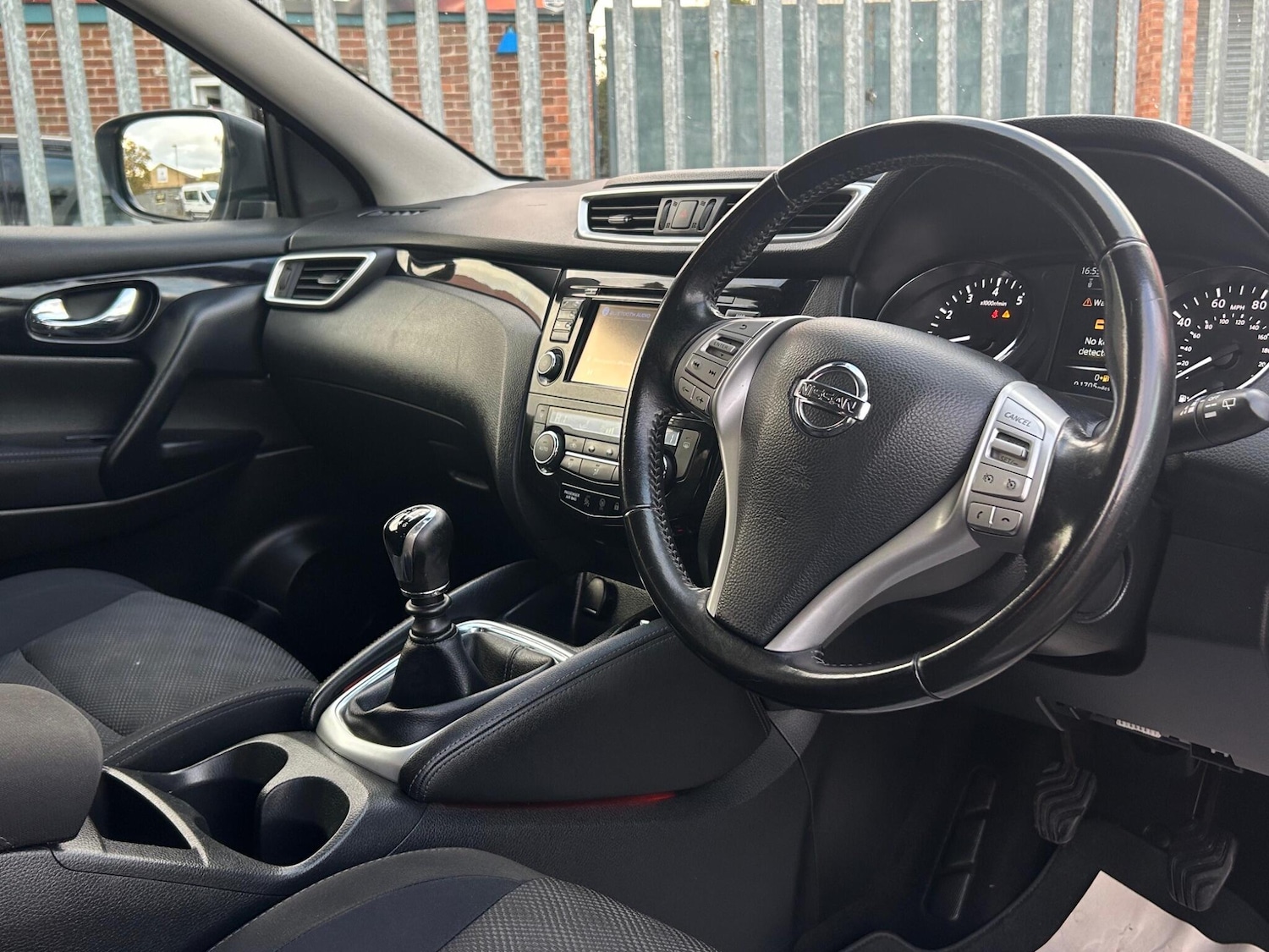 Used Nissan Qashqai 2015 for sale - 76326852: Photo 30
