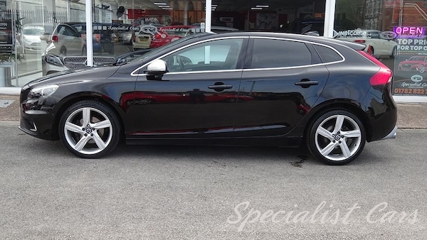 Used Volvo V40 2016 for sale - 75275900: Photo 32
