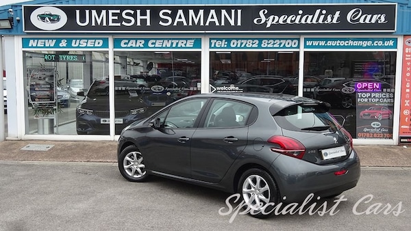Used Peugeot 208 2017 for sale - 76163234: Photo 11
