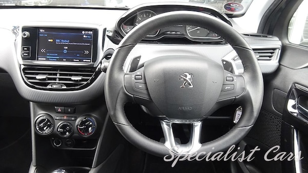 Used Peugeot 208 2017 for sale - 76163234: Photo 15