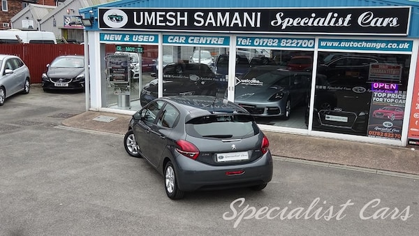 Used Peugeot 208 2017 for sale - 76163234: Photo 28