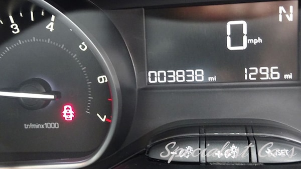 Used Peugeot 208 2017 for sale - 76163234: Photo 2