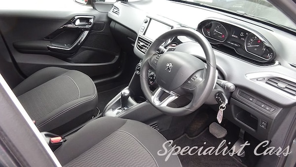 Used Peugeot 208 2017 for sale - 76163234: Photo 41