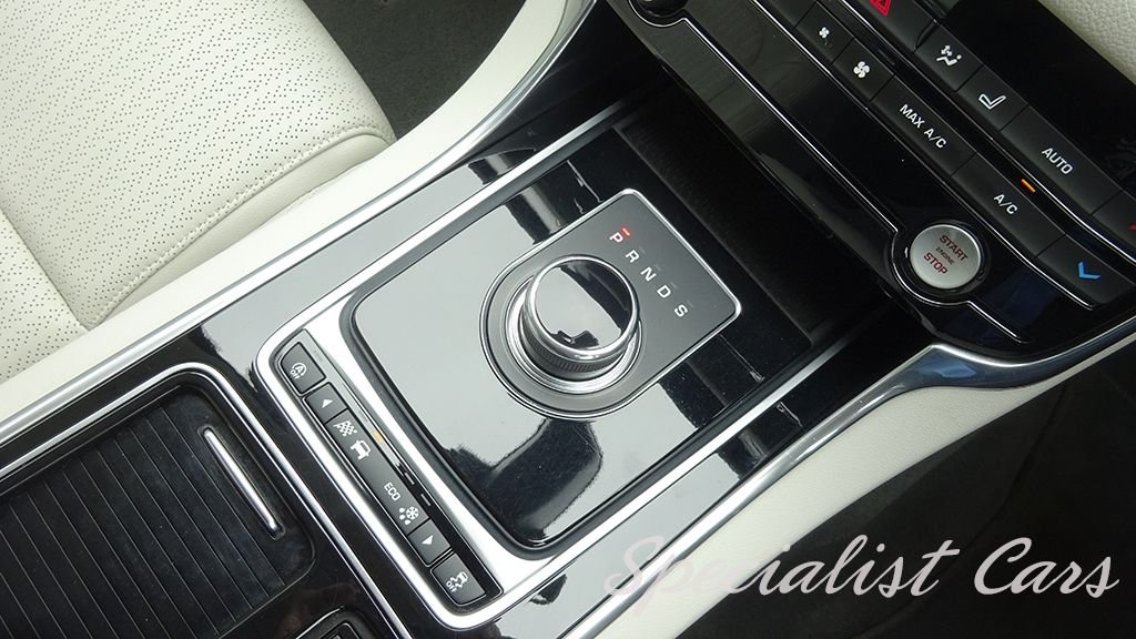 Used Jaguar XF 2017 for sale - 76080678: Photo 10