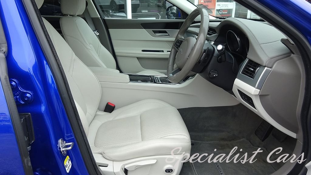 Used Jaguar XF 2017 for sale - 76080678: Photo 4