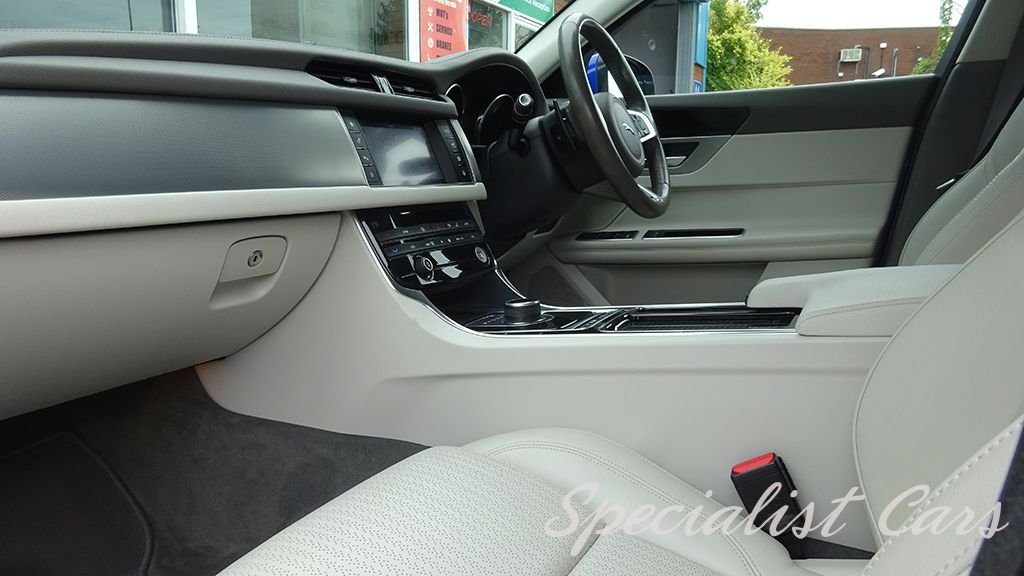 Used Jaguar XF 2017 for sale - 76080678: Photo 44