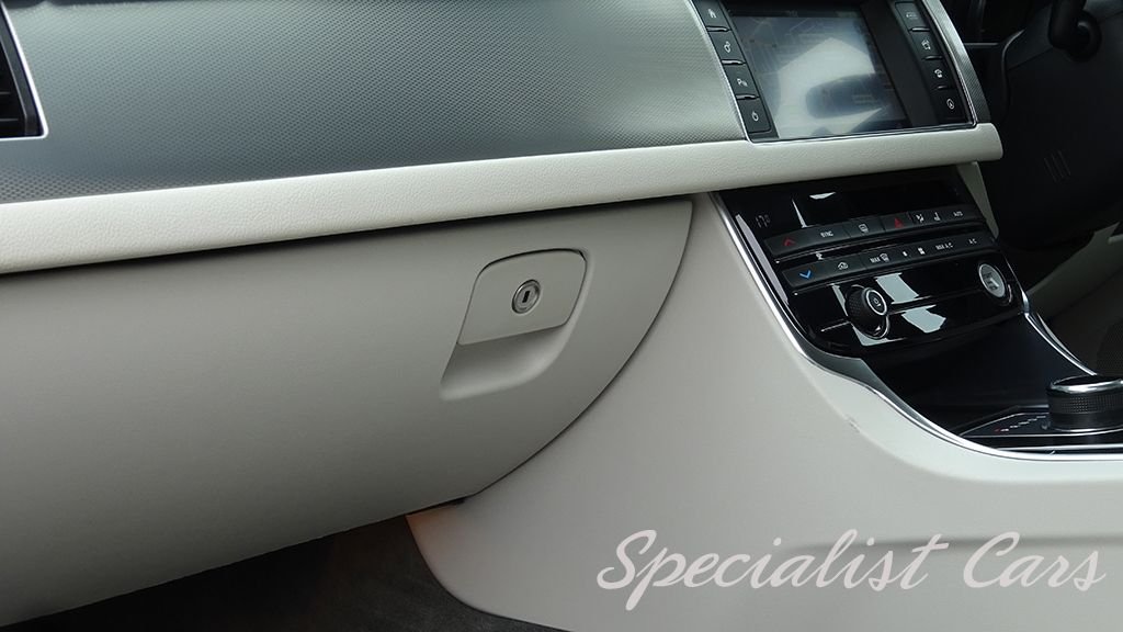 Used Jaguar XF 2017 for sale - 76080678: Photo 46