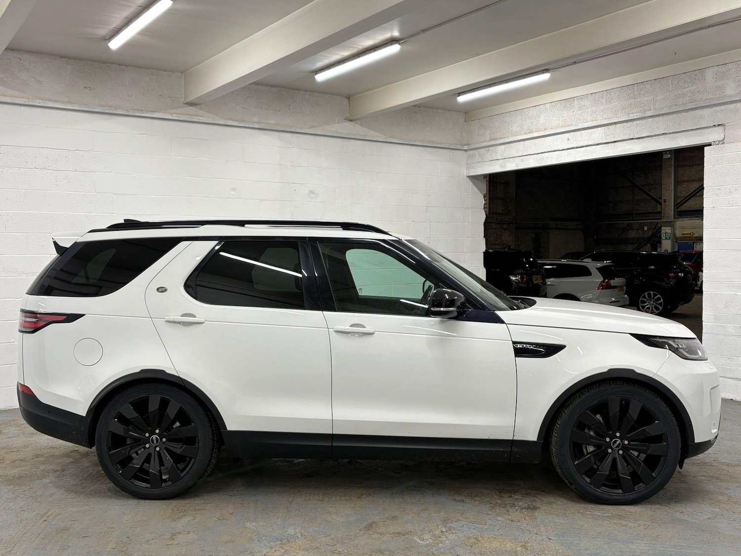 Used Land Rover Discovery 2019 for sale - 77559264: Photo 74