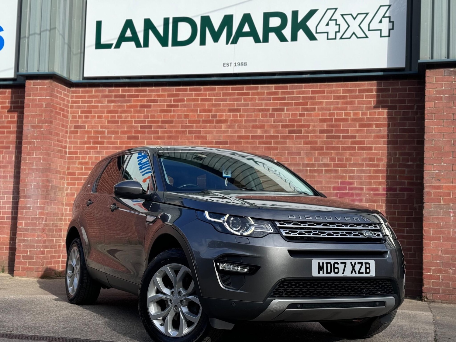 Used Land Rover Discovery Sport 2017 for sale - 76898420: Photo 1