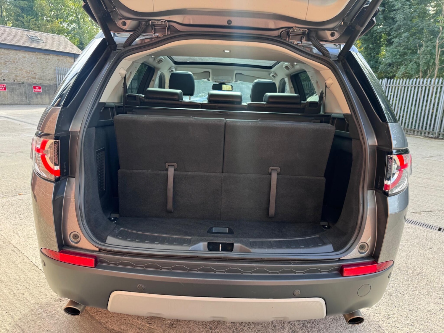 Used Land Rover Discovery Sport 2017 for sale - 76898420: Photo 16