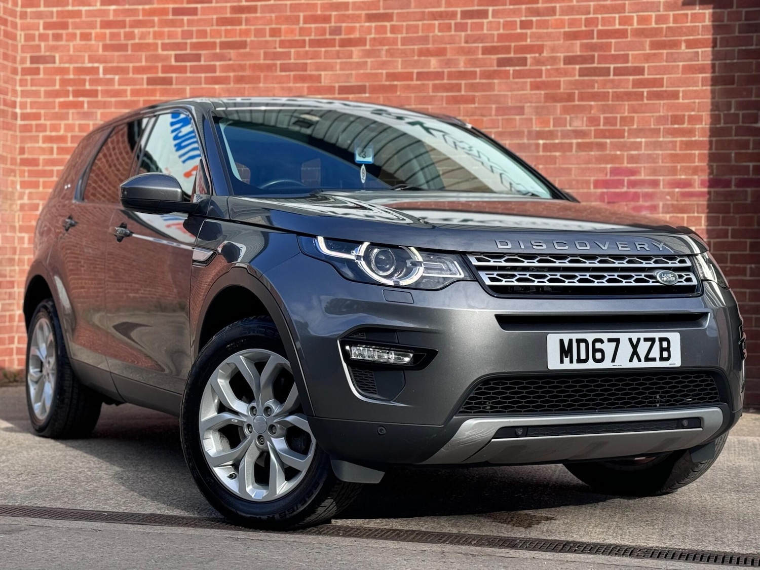 Used Land Rover Discovery Sport 2017 for sale - 76898420: Photo 2