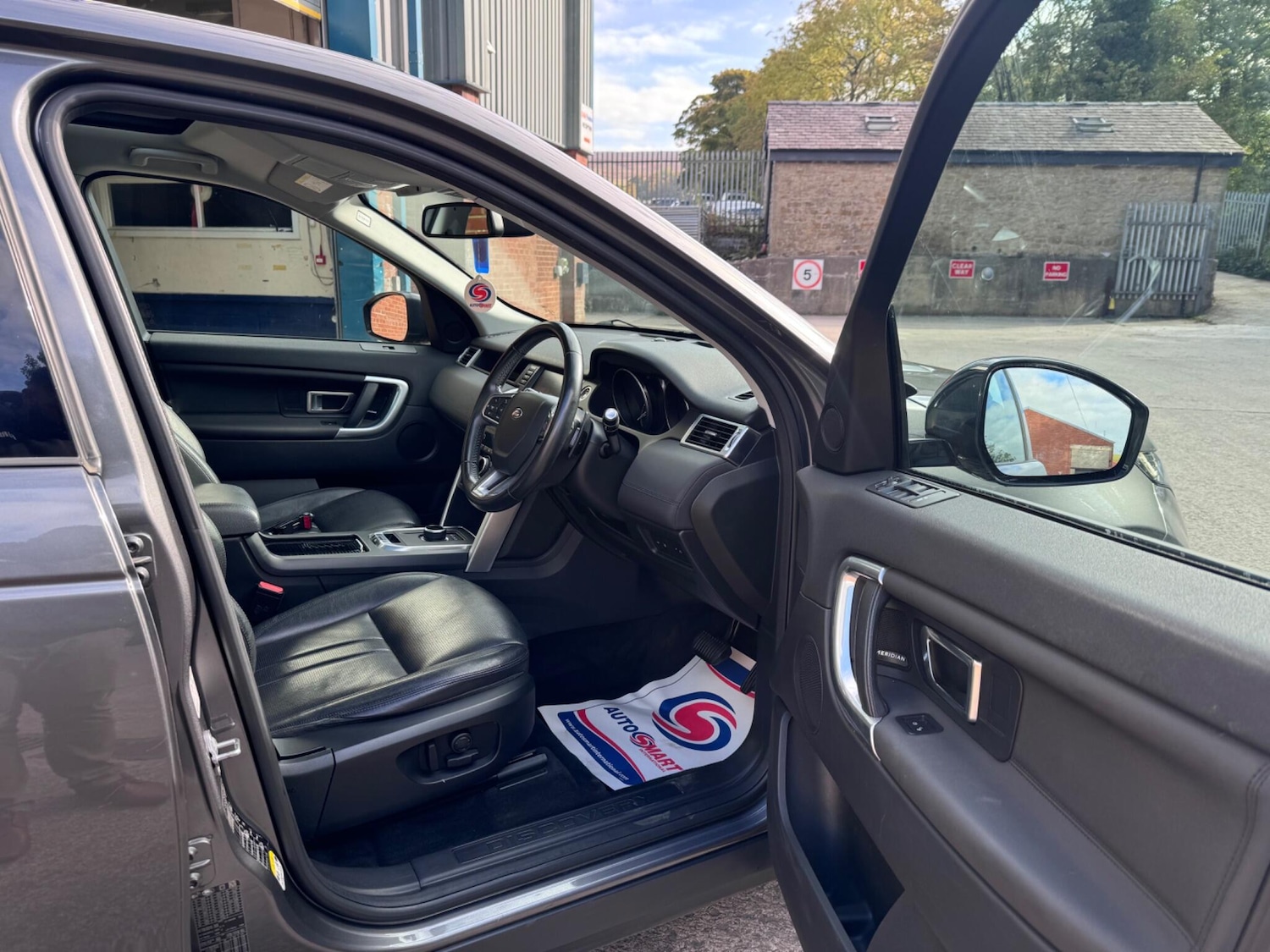 Used Land Rover Discovery Sport 2017 for sale - 76898420: Photo 20