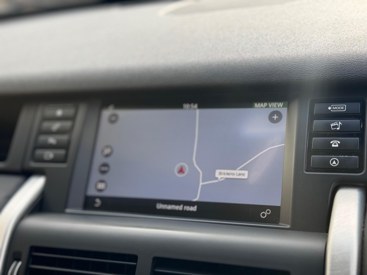 Used Land Rover Discovery Sport 2017 for sale - 76898420: Photo 32