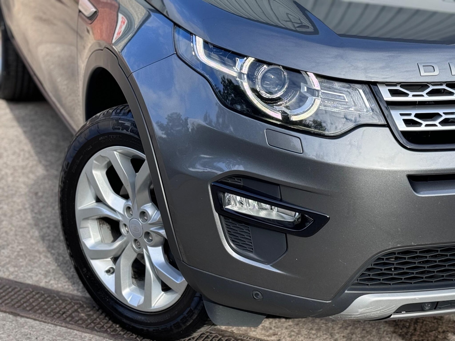 Used Land Rover Discovery Sport 2017 for sale - 76898420: Photo 5