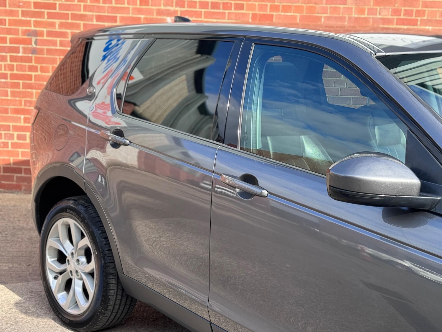 Used Land Rover Discovery Sport 2017 for sale - 76898420: Photo 9