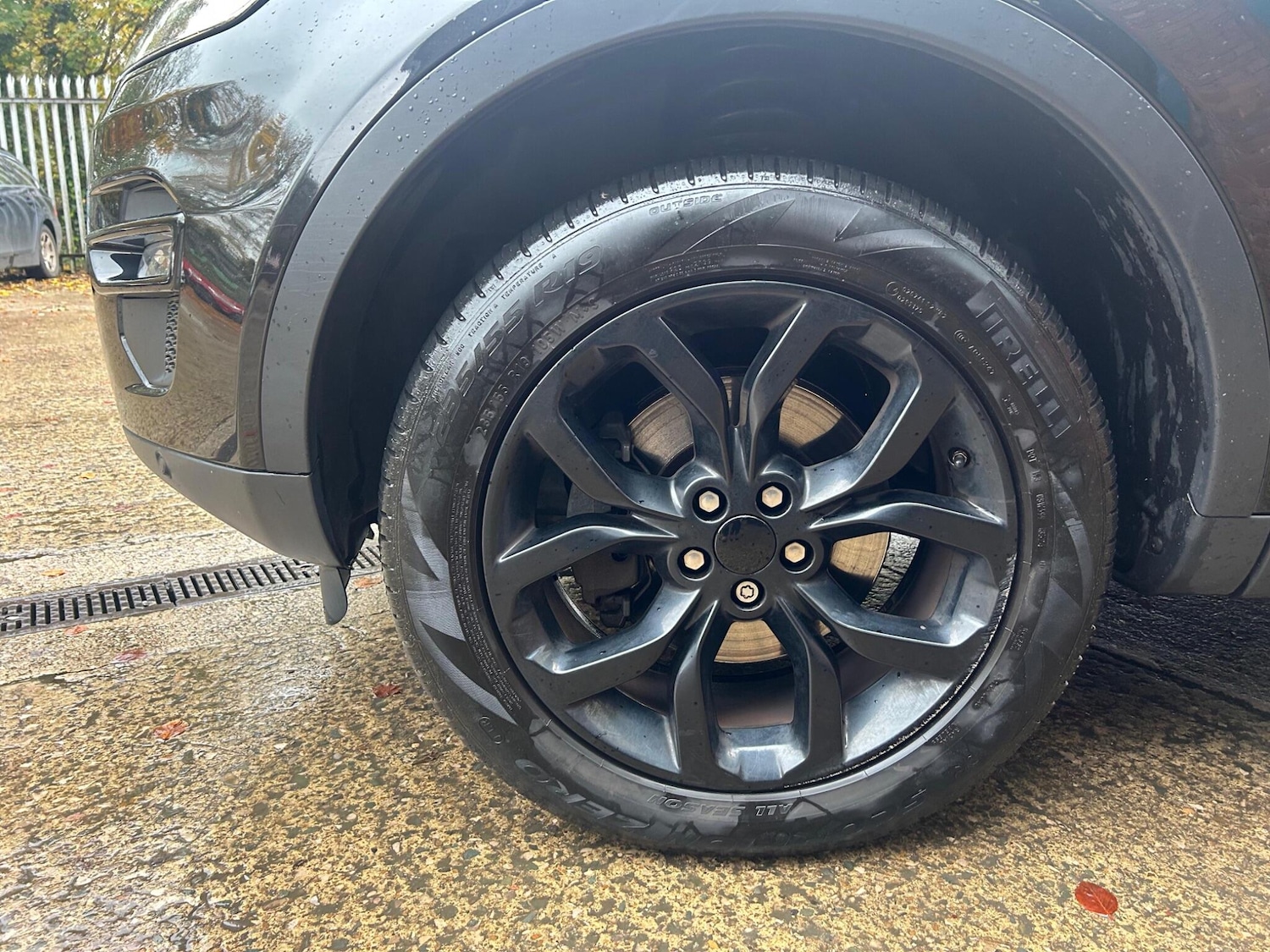 Used Land Rover Discovery Sport 2017 for sale - 76472993: Photo 14