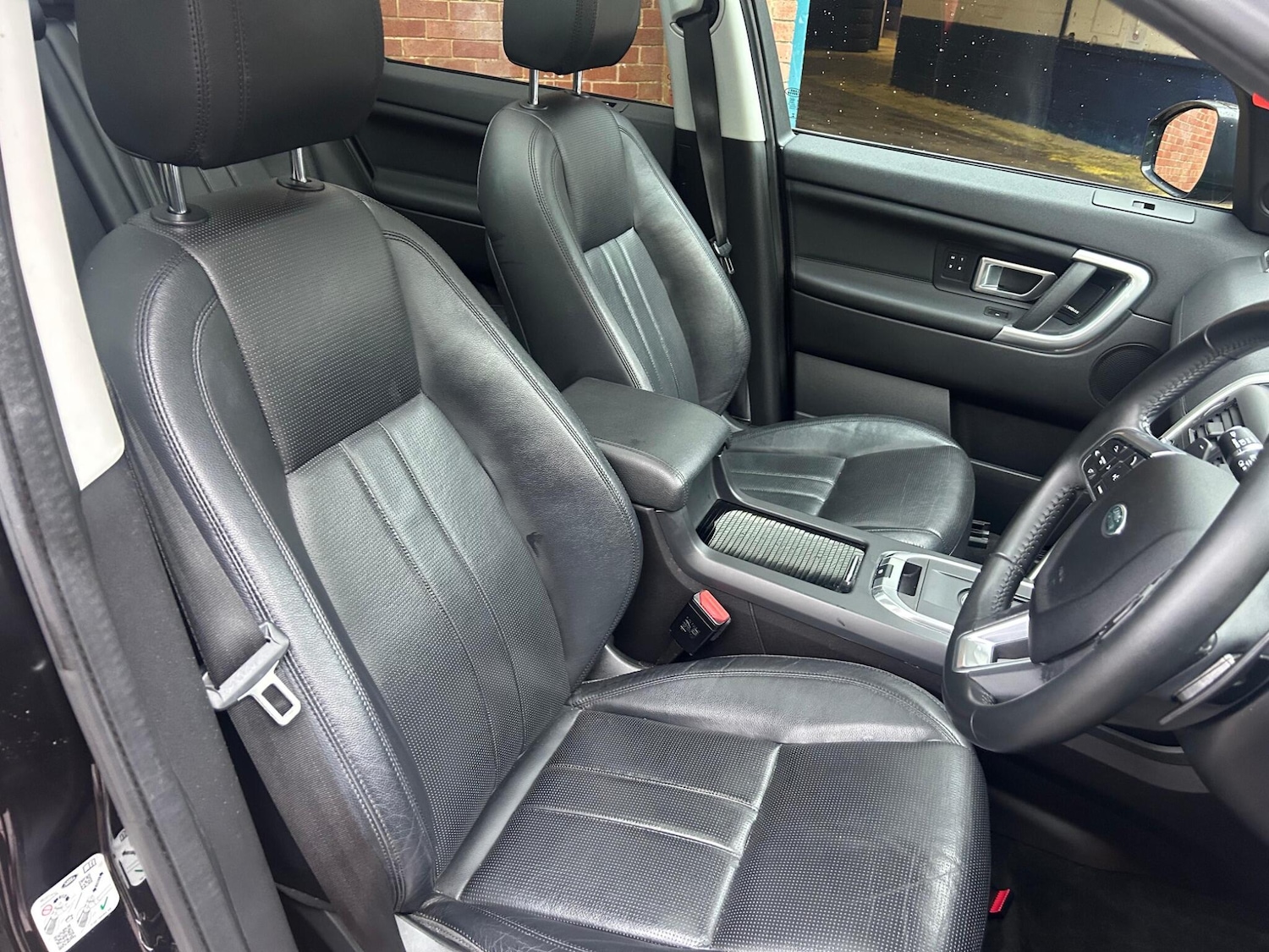 Used Land Rover Discovery Sport 2017 for sale - 76472993: Photo 25