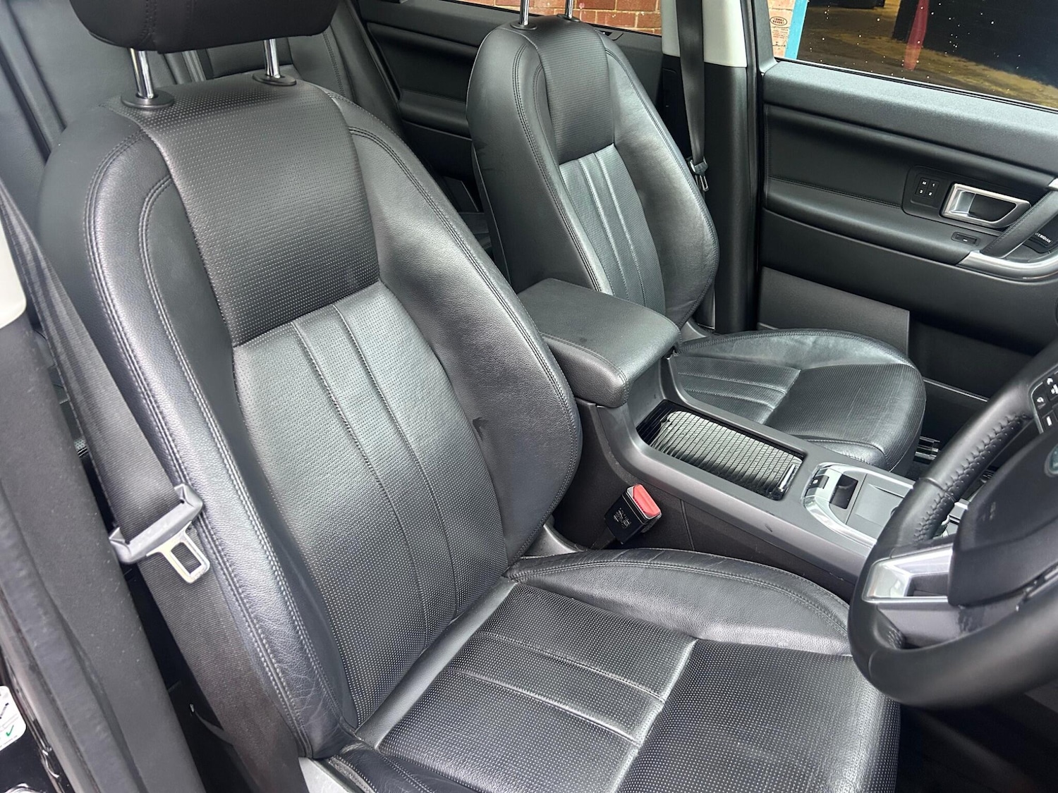 Used Land Rover Discovery Sport 2017 for sale - 76472993: Photo 27