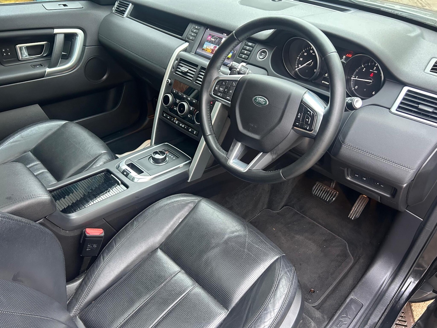 Used Land Rover Discovery Sport 2017 for sale - 76472993: Photo 52