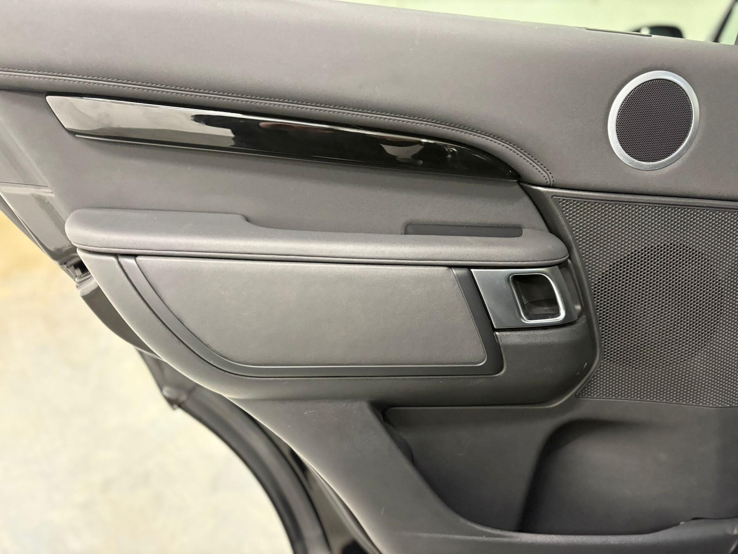 Used Land Rover Discovery 2021 for sale - 76657994: Photo 38